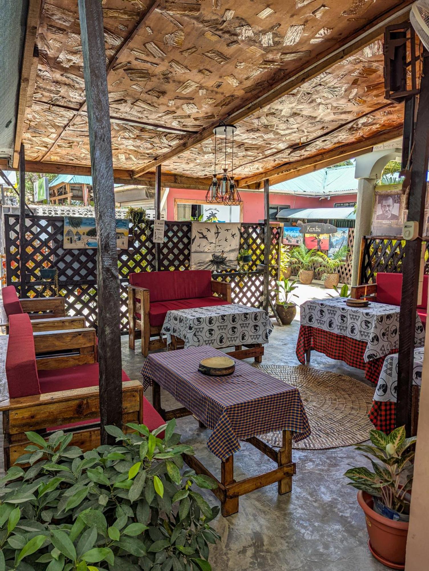 דאר א-סאלאם Travellers Home מראה חיצוני תמונה